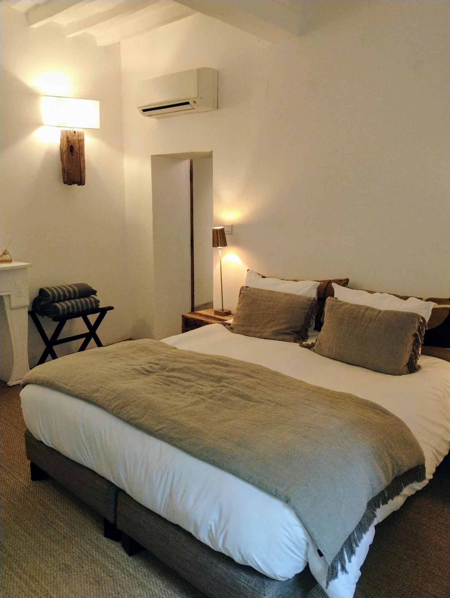 Au Ralenti Du Lierre Hotel Beaumettes ภายนอก รูปภาพ